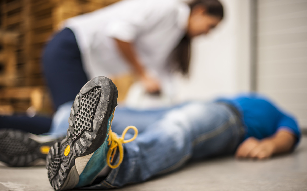 What Should You Do When Someone Faints