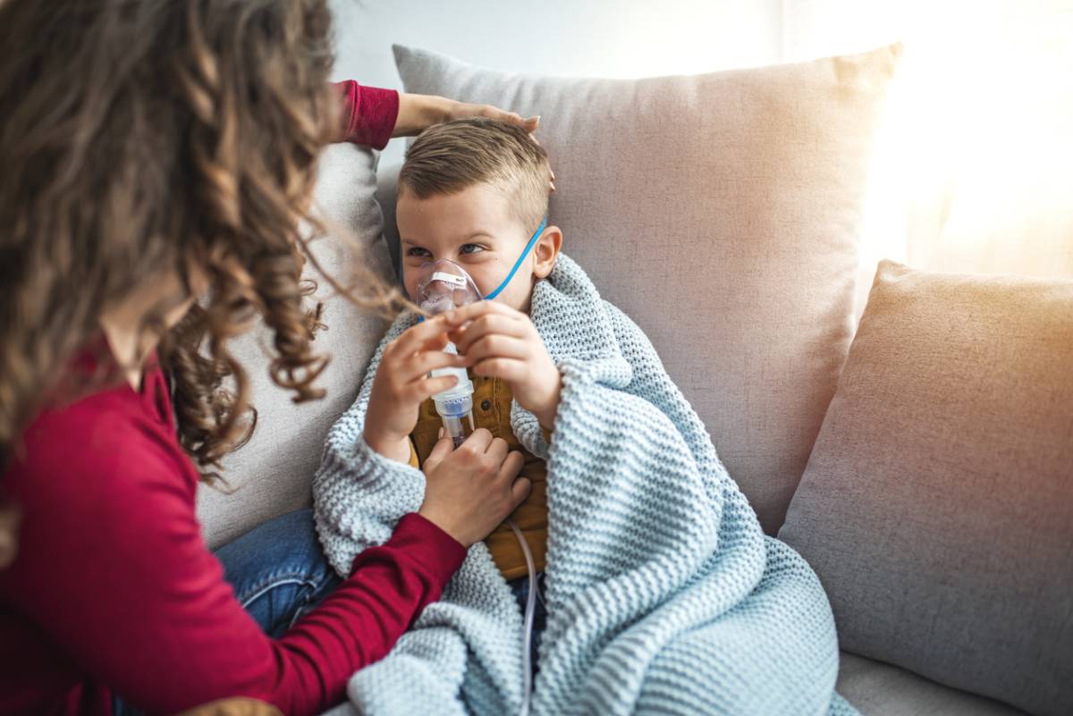 Stomach flu is a common illness that can affect children, causing symptoms such as diarrhea, vomiting, and fever. It's crucial to understand how to manage these symptoms and prevent dehydration. This article offers expert tips on identifying warning signs, treatment options, and practical advice to help your child recover quickly. Discover what you can do to support your child's health during this challenging time.
